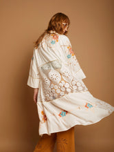 Load image into Gallery viewer, MEISÏE Embroidered Kaftan Peach
