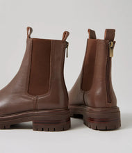 Load image into Gallery viewer, Mollini Apeace Chocolate Leather
