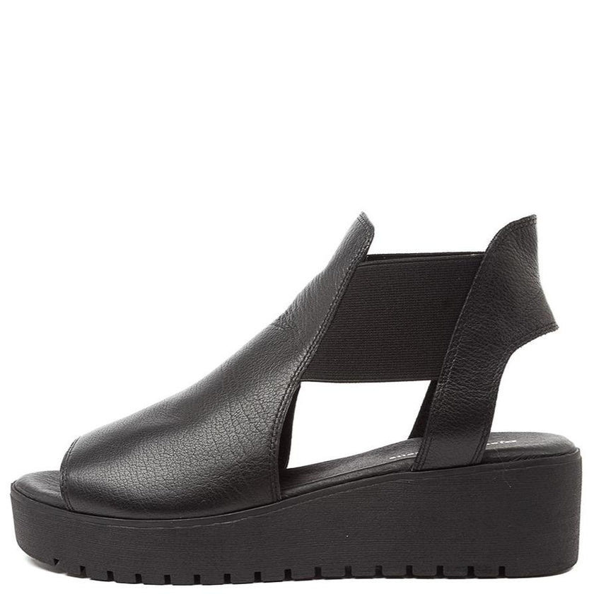 Django & Juliette Ozie Platform Sandals Black Leather Black Sole