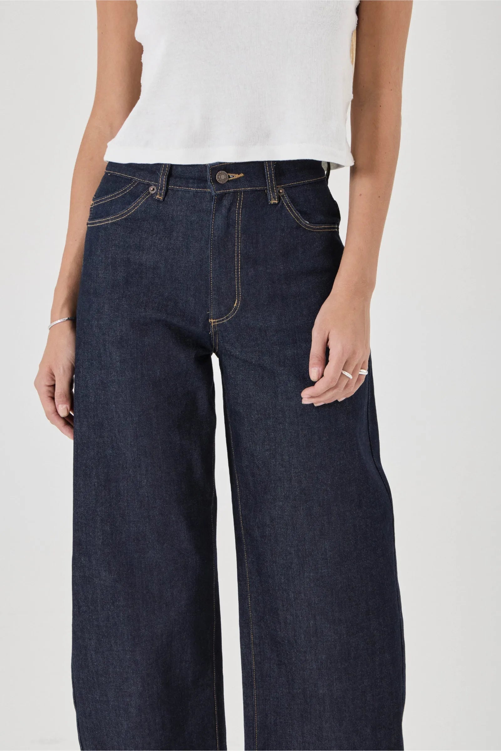 Rolla's Gigi Barrel Jeans Super Rinse Denim