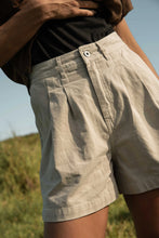 Load image into Gallery viewer, McTavish Double Pleated Twill Shorts Light Tan
