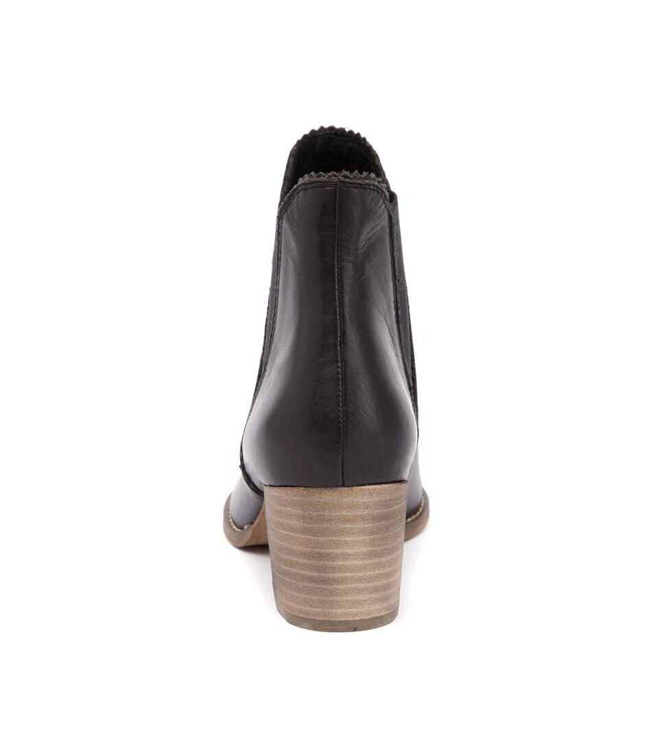Django & Juliette Sadore Black Leather