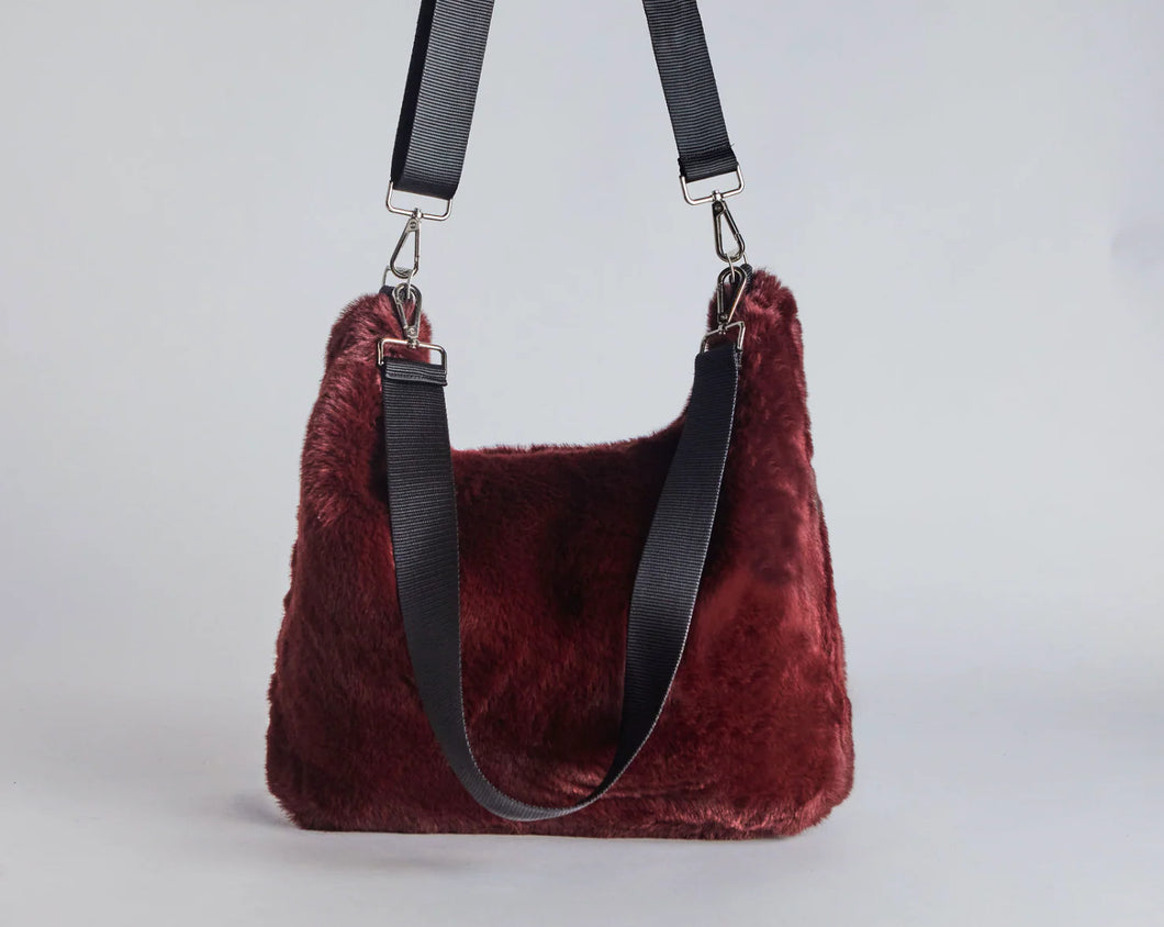 DEA The Label Faux Fur Slouch Bag Wine