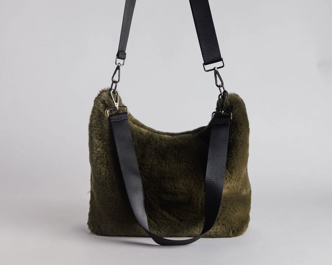 DEA The Label Faux Fur Slouch Bag Olive