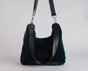 DEA The Label Faux Fur Slouch Bag Bottle Green