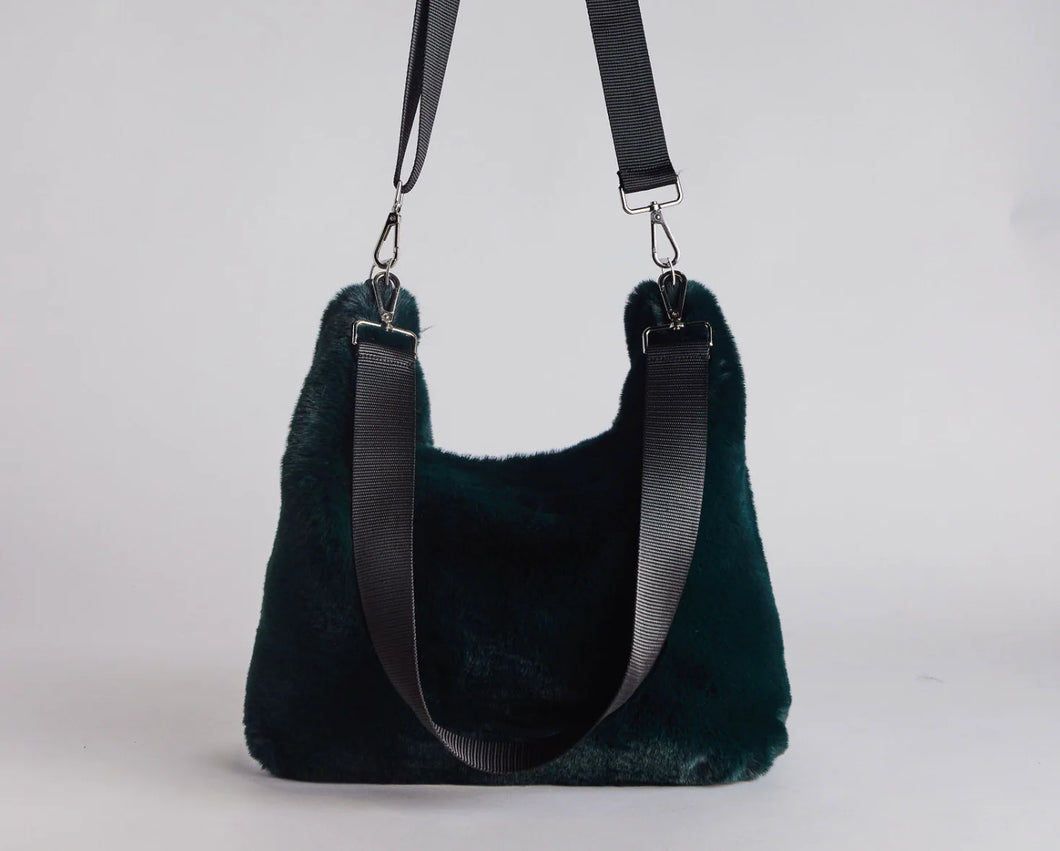 DEA The Label Faux Fur Slouch Bag Bottle Green