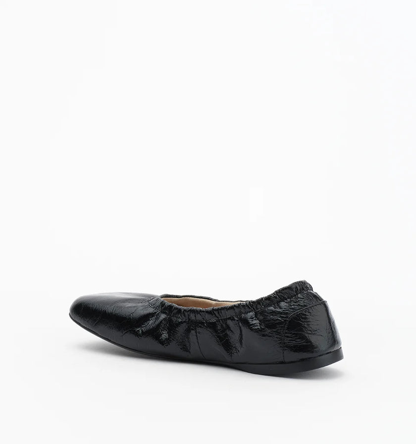 Alias Mae Theresa Square-Toe Ballet Flats Black Oily Crinkle Leather