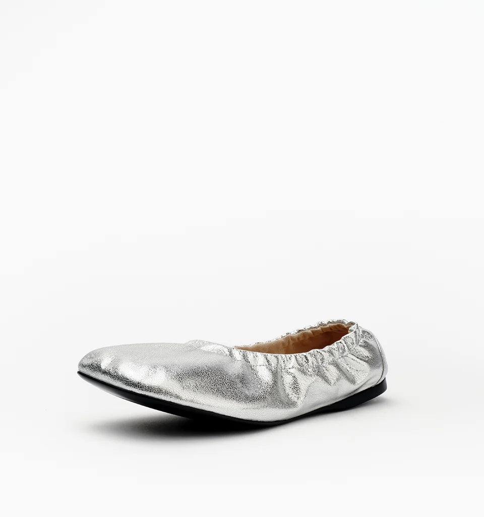 Alias Mae Theresa Square-Toe Ballet Flats Silver Crinkle Leather