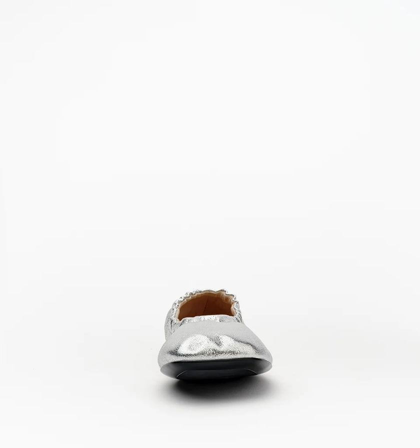 Alias Mae Theresa Square-Toe Ballet Flats Silver Crinkle Leather