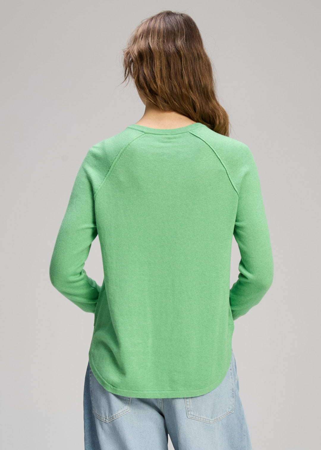 Zaket & Plover Essential Rounded Bottom Jumper Basil
