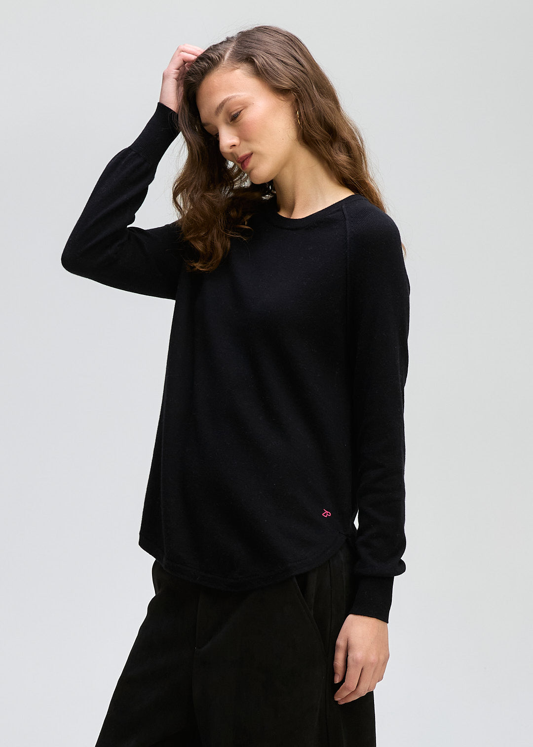 Zaket & Plover Essential Rounded Bottom Jumper Black