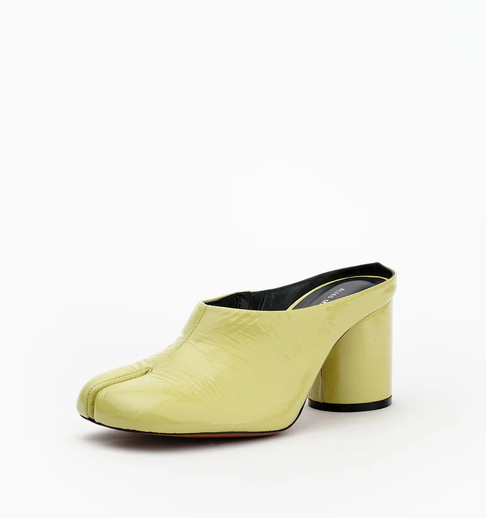 Alias Mae Zola Tabi Mules Pistachio Oily Crinkle Leather