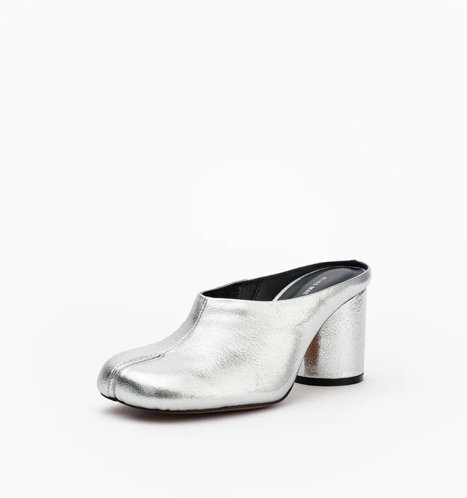 Alias Mae Zola Tabi Mules Silver Crinkle Leather