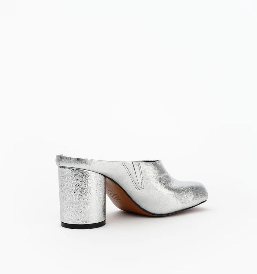 Alias Mae Zola Tabi Mules Silver Crinkle Leather