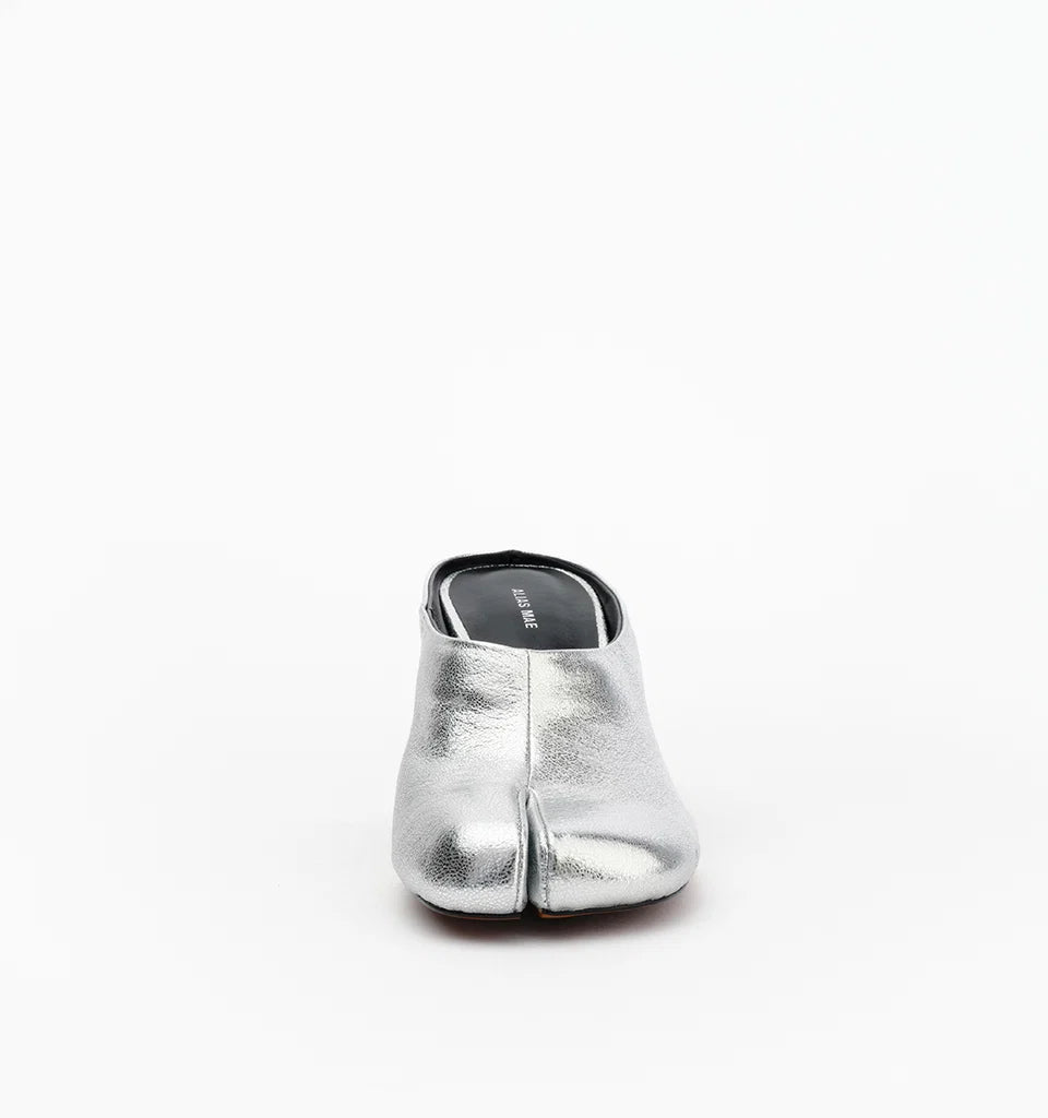 Alias Mae Zola Tabi Mules Silver Crinkle Leather