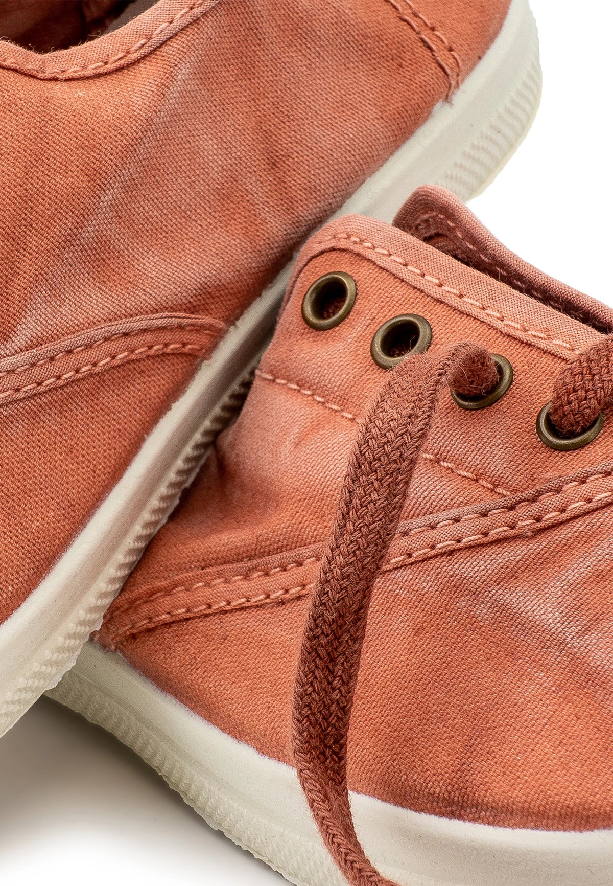 Natural World 102E Eco-Friendly Sneakers Congrejo Red