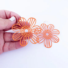 Load image into Gallery viewer, DENZ Big Flowers Orange
