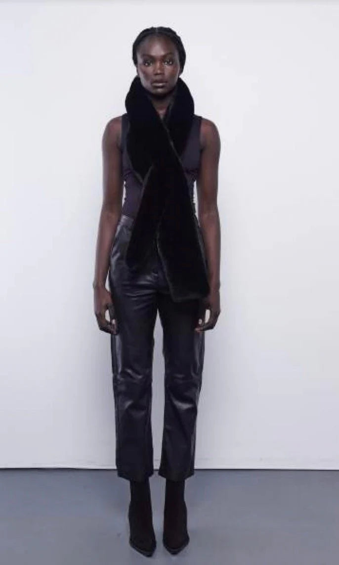 DEA The Label Faux Fur Scarf Black