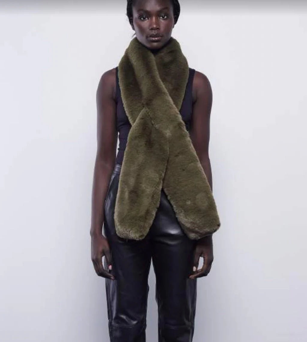 DEA The Label Faux Fur Scarf Olive