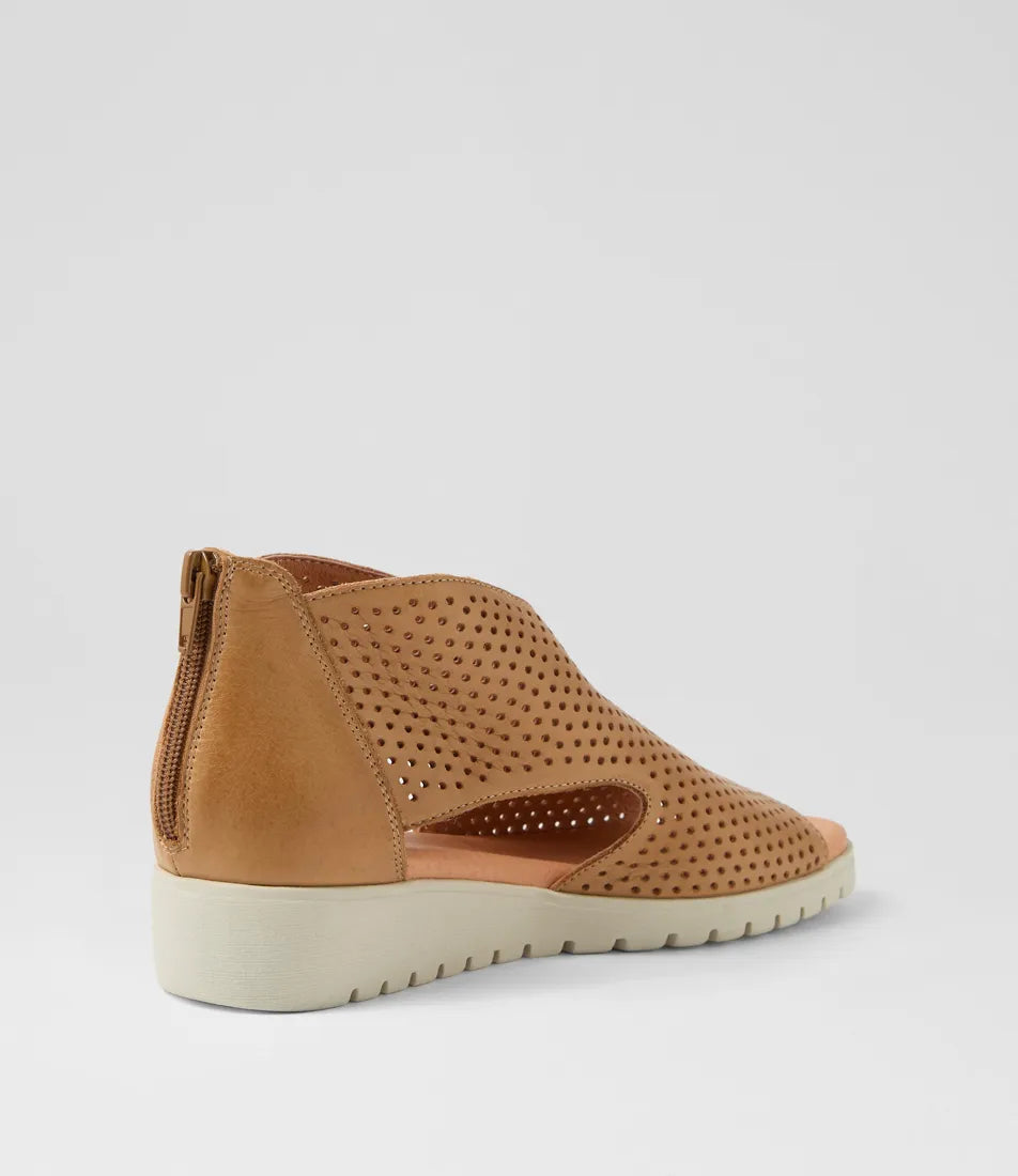 Django & Juliette Mutan Dark Tan/ Almond Sole Leather