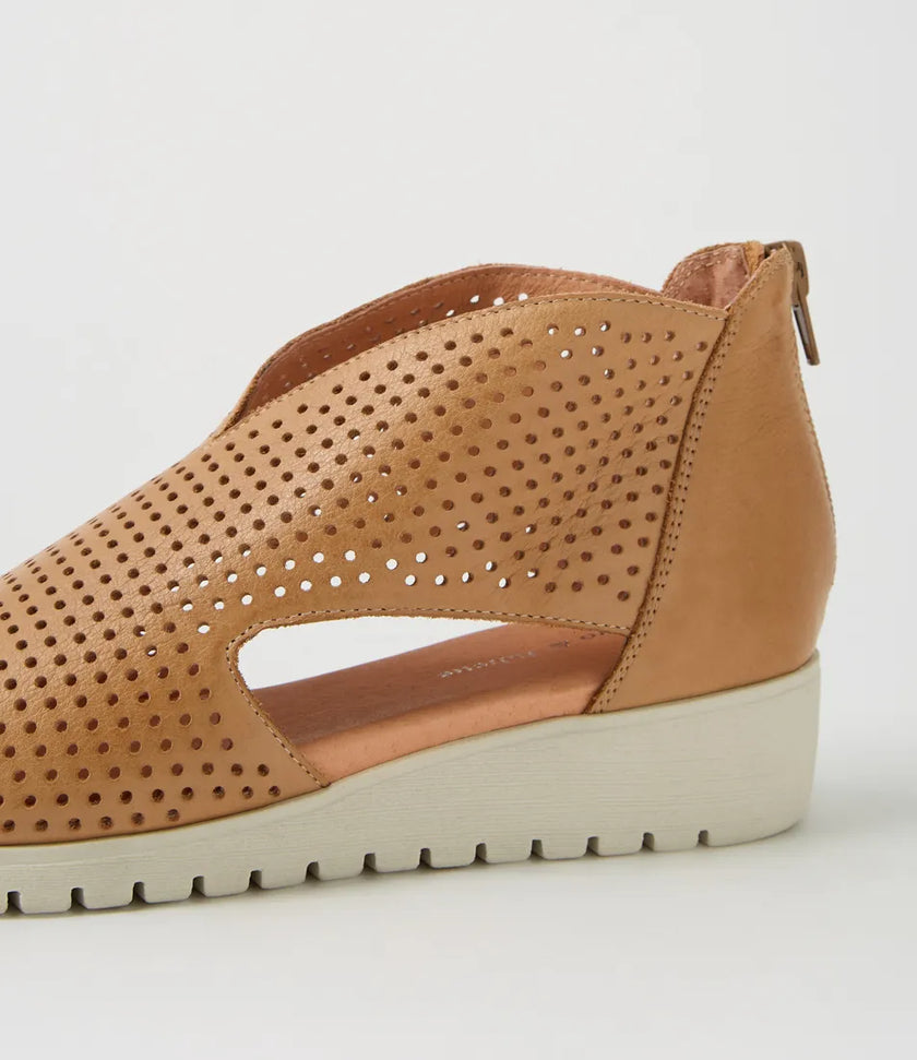 Django & Juliette Mutan Dark Tan/ Almond Sole Leather