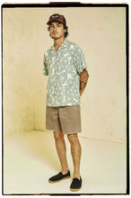 Load image into Gallery viewer, Brixton Bunker Slub S/S Woven Whitecap/Chinois Green
