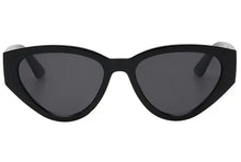 Load image into Gallery viewer, Unity 7690B Retro Sunglasses Black
