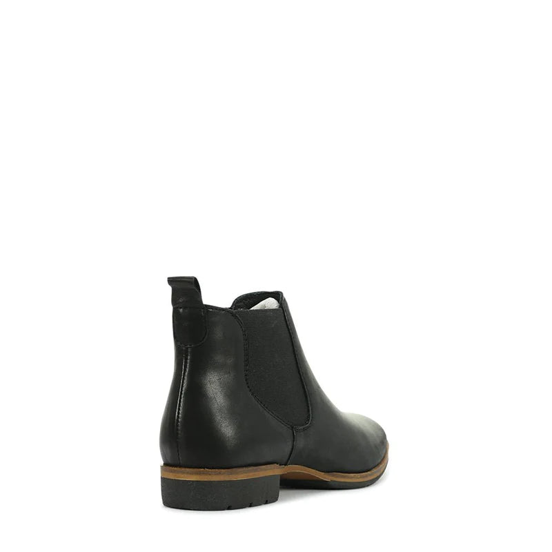 EOS Gala Black Leather