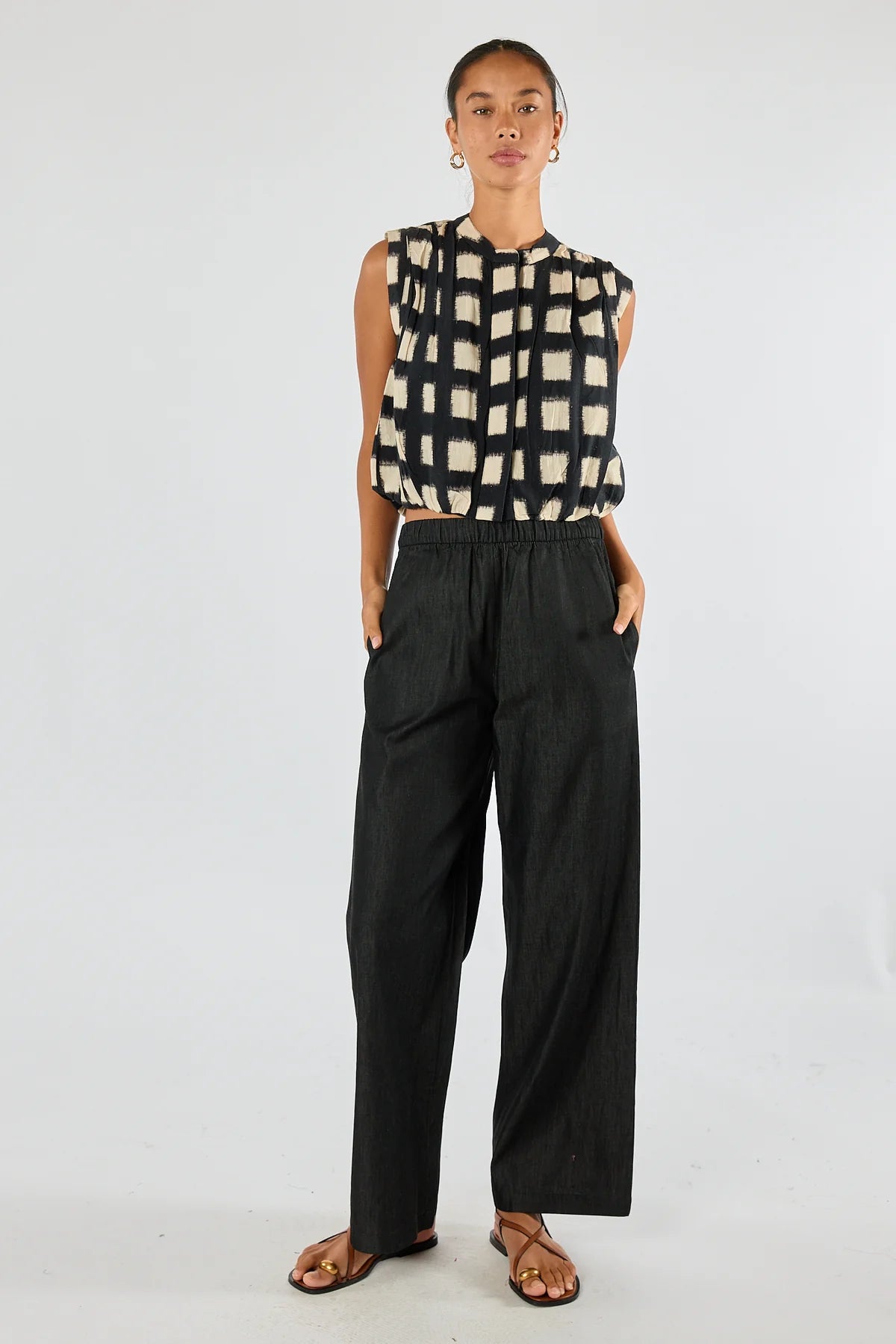 Itami Bloc Sleeveless Top Black