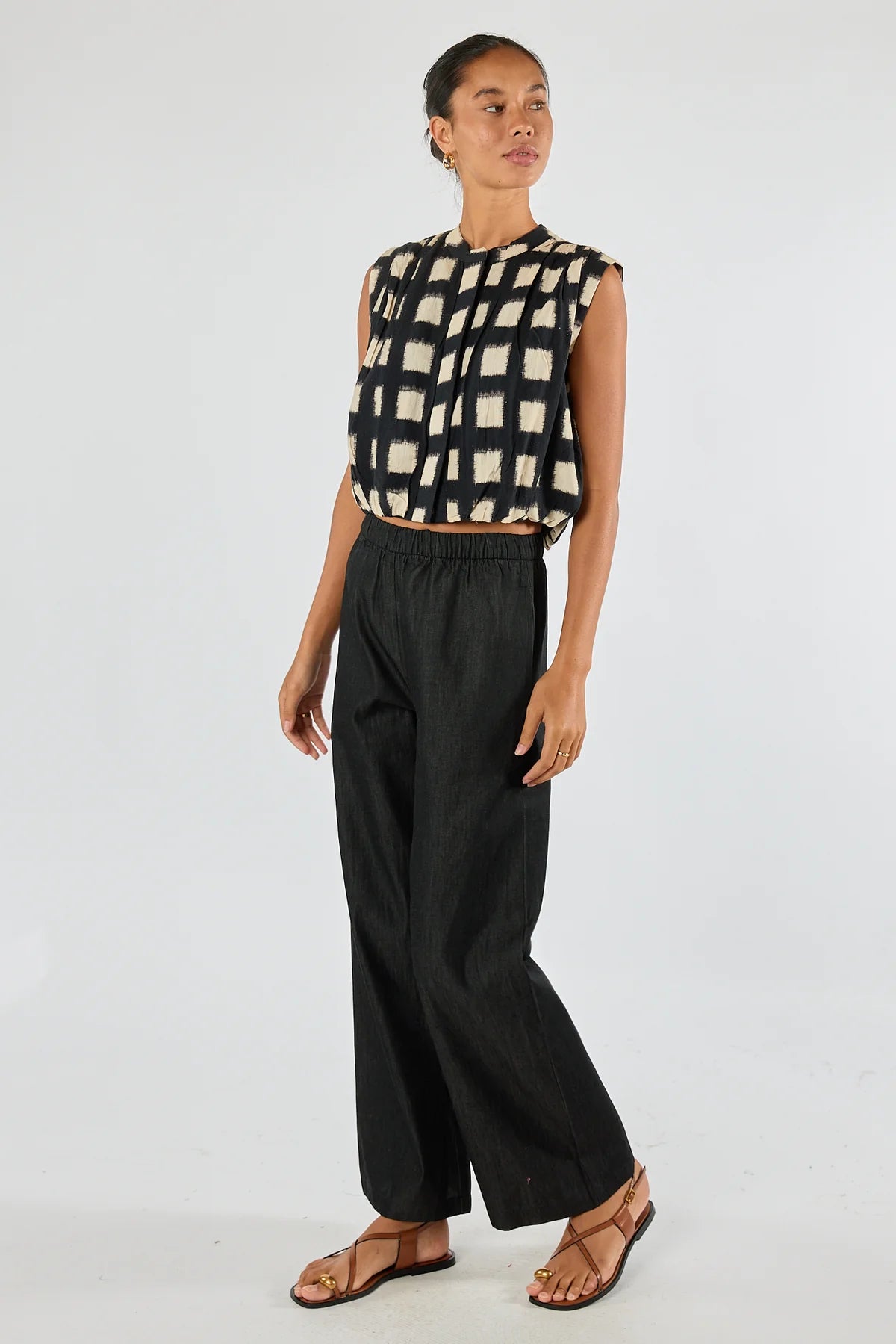 Itami Bloc Sleeveless Top Black