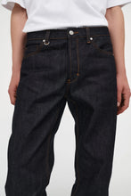 Load image into Gallery viewer, Neuw Denim Liam Relaxed Raw Selvedge
