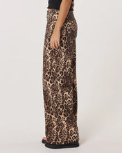 Load image into Gallery viewer, Sass Clothing Tasha Pant Dark Brown Leopard
