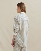 Load image into Gallery viewer, Analia Smith Long Sleeve Shirt Cream/ White
