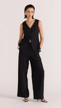 Load image into Gallery viewer, Staple The Label Athena Longline Vest Black
