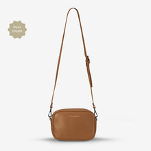 Load image into Gallery viewer, Status Anxiety Plunder Bag With Dual Straps Camel Leather
