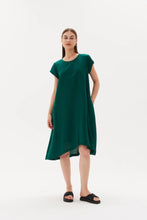 Load image into Gallery viewer, Tirelli Cap Sleeve Cross Over Dress Emerald Green
