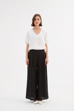 Load image into Gallery viewer, Tirelli Pleat Front Palazzo Pant Black
