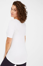 Load image into Gallery viewer, Tani New Elbow Tee 79765 White
