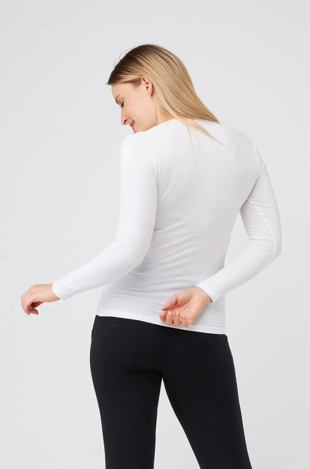 Tani Regular Scoop L/S Tee 79350 White