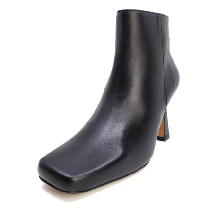 Neo Maya Black Leather