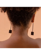 Load image into Gallery viewer, Tun Square Drop Earrings Black
