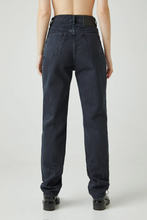 Load image into Gallery viewer, Neuw Denim Nico Straight Total Blackout
